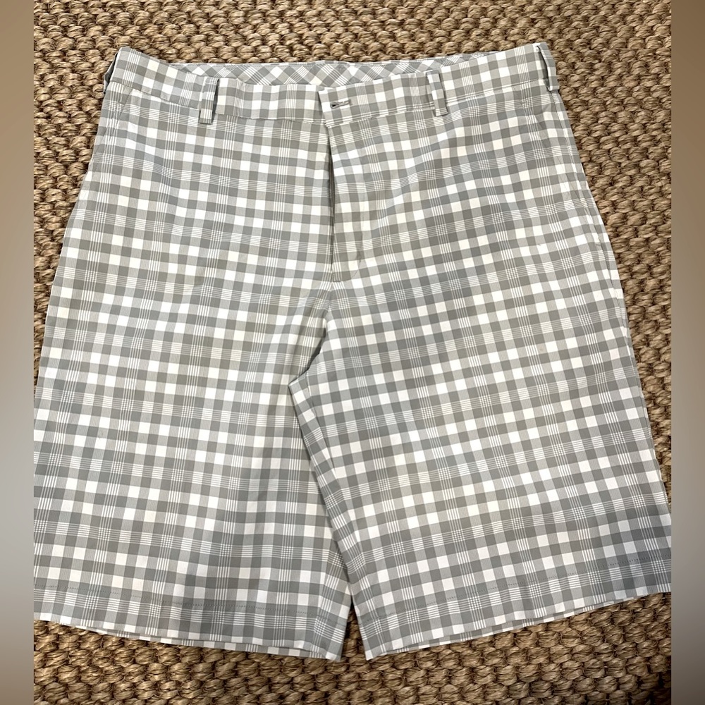 Nike golf men’s dri-fit shorts. Size 36